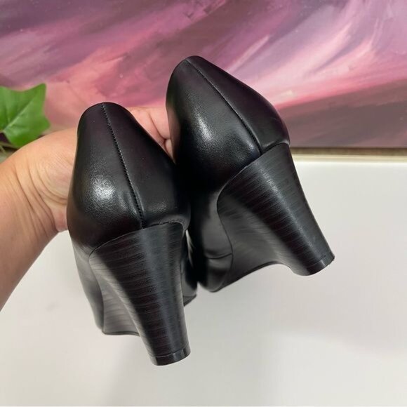 ANN KLEIN Sarina Pointed Toe Wedge Pump In Black Smooth Size 8.5 - Picture 12 of 14